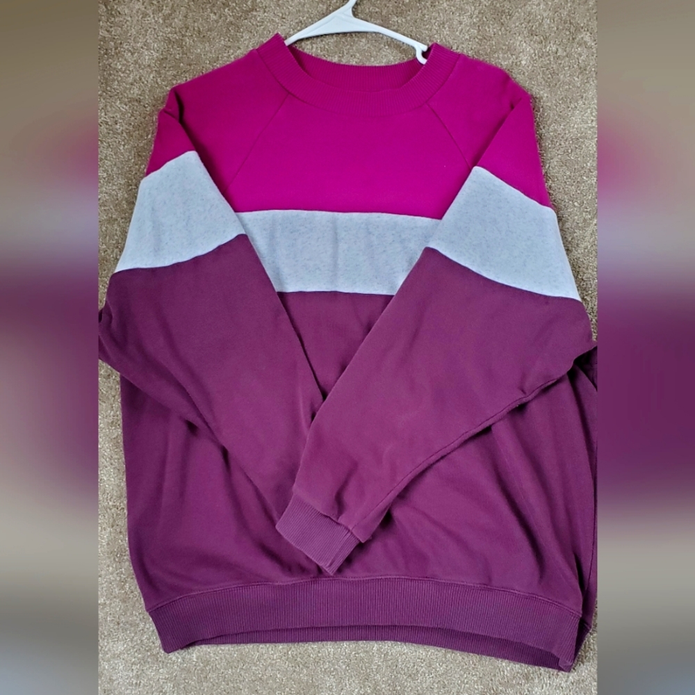 American eagle small crew neck